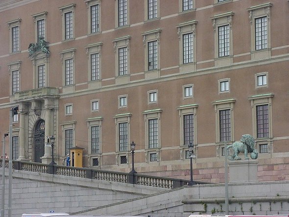 Stockholm Castle, zoomed in a little